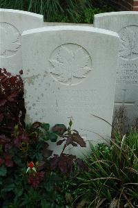 Canada Cemetery Tilloy Les Cambrai - Maples, C L